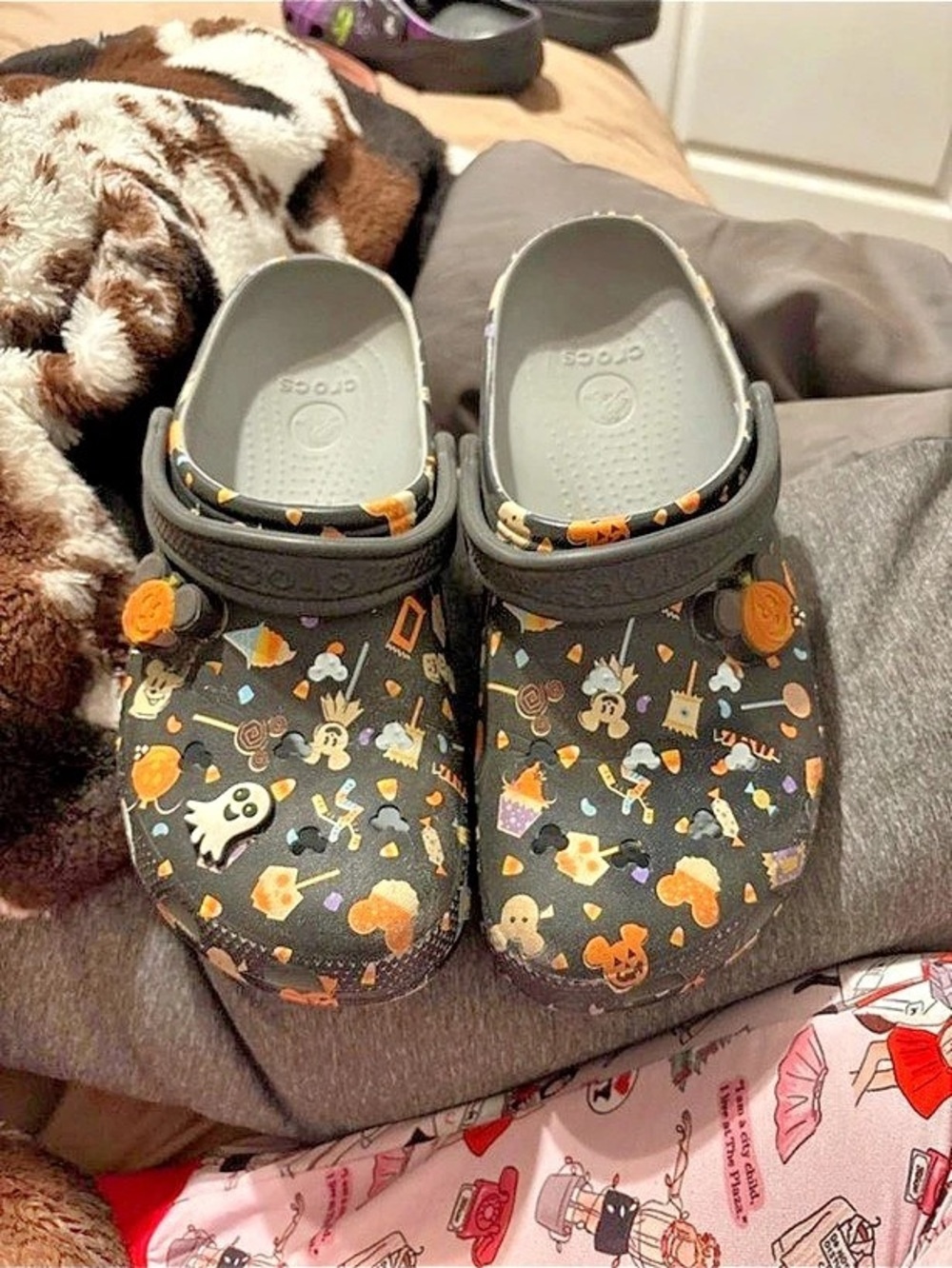 Crocs Disney Mickey Mouse Halloween Treats Clog Black & Orange